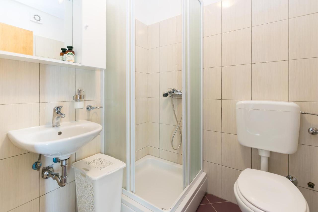 Holiday Home Olga With Pool &Pet Friendly Pula Exteriör bild